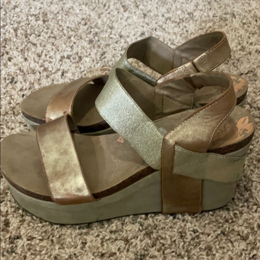 Gold otbt lightly worn